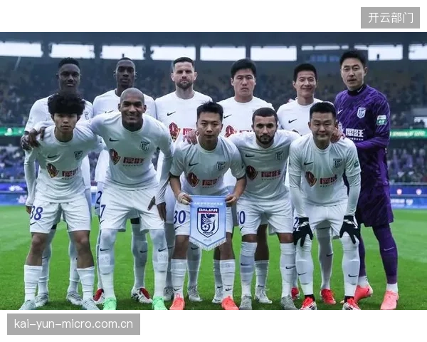 三支升班马球队赛季跑动距离均排名前十，积极拼抢是保级关键。